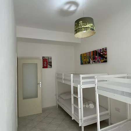 Pachira House ألغيرو